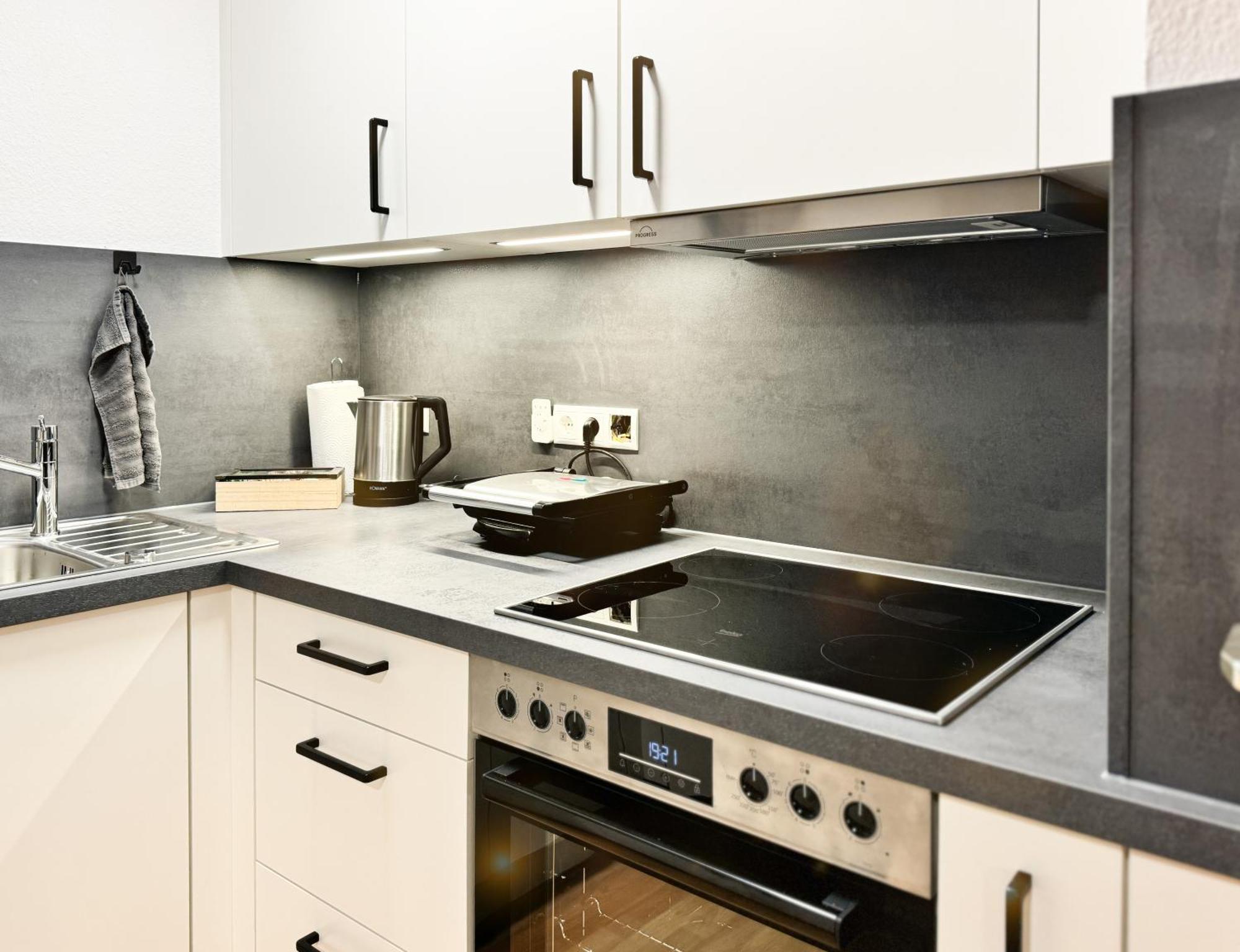 Modern Living In Karlsruhe - Frieden Apartments Экстерьер фото