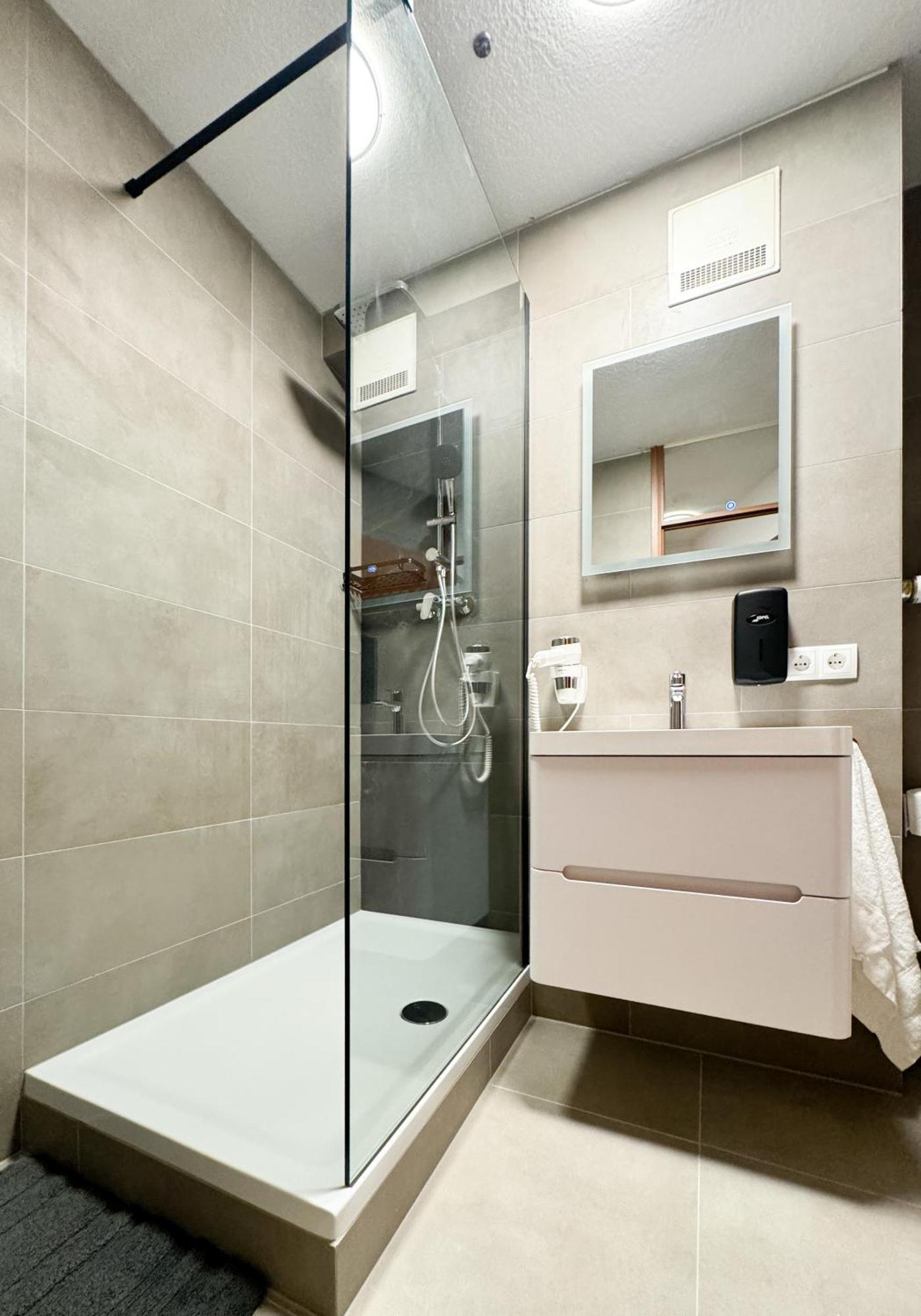 Modern Living In Karlsruhe - Frieden Apartments Экстерьер фото